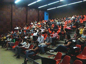 debate-1-300x225.jpg