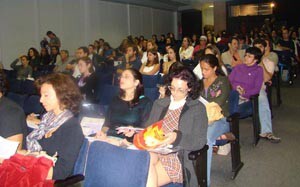 0710-mesa-redonda-debate-o-mercado-de-trabalho-dos-psicologos02-300x187.jpg